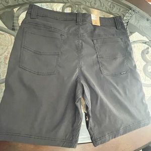 Prana short